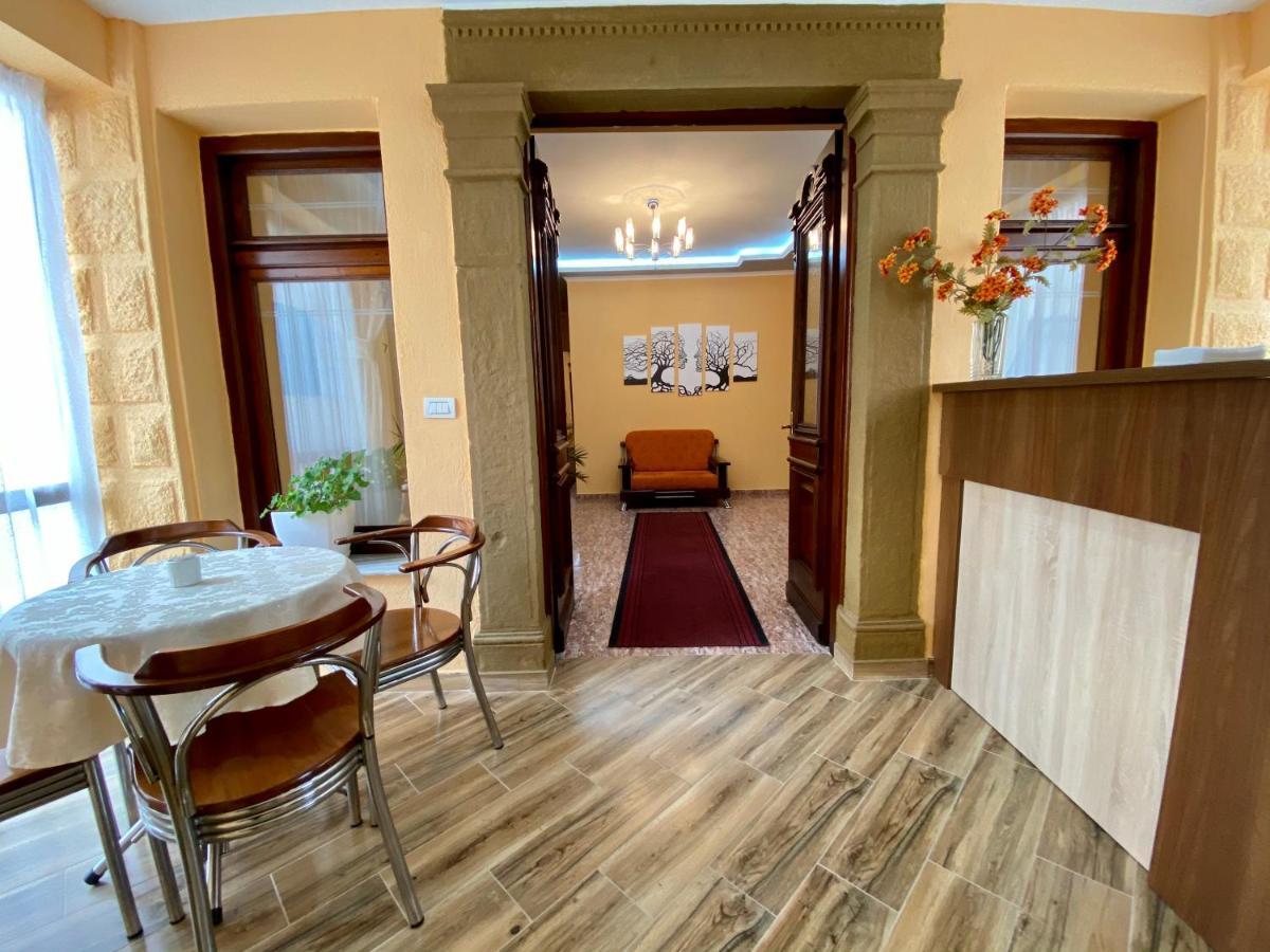 Vila A Hotel Korça Kültér fotó